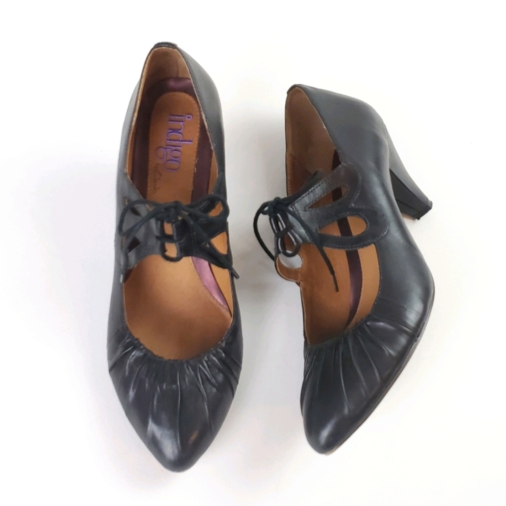 Indigo by Clarks black leather mary jane heels 9.5